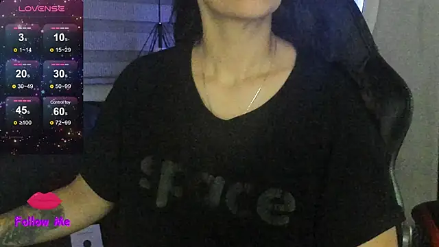 Snapshot of natasha_logan_ chatting on 01.19.26 natasha logan online show from 01.19.26