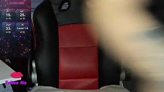 Snapshot of natasha_logan_ chatting on 02.13.26 natasha logan online show from 02.13.26