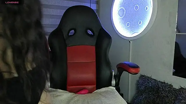 Snapshot of natasha_logan_ chatting on 02.27.26 natasha logan online show from 02.27.26