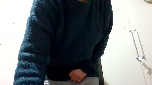 Snapshot of asira39 chatting on 12.04.25 asira39 online show from 12.04.25