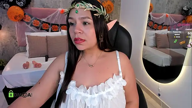 Snapshot of Catilica__sweetx chatting on 10.31.25 Catilica sweetx online show from 10.31.25