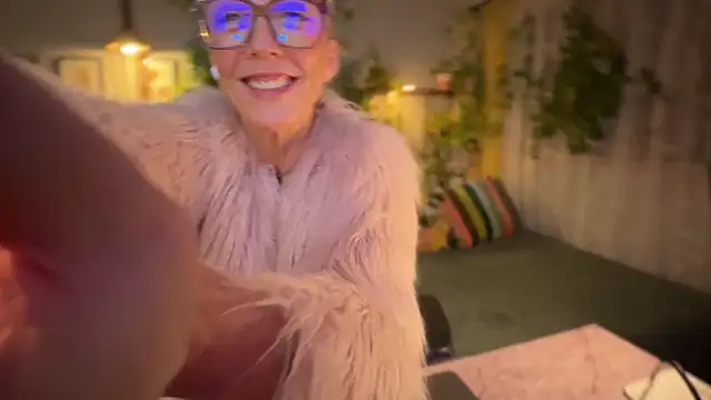 sunniedayz  online show from 11.21.25