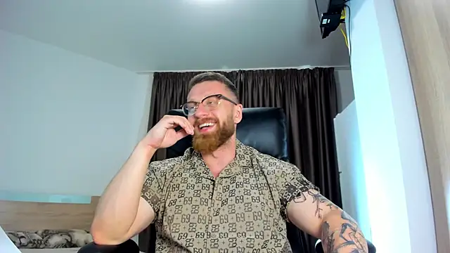Snapshot of Findom_guy chatting on 06.18.26 Findom guy online show from 06.18.26