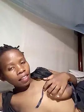 Snapshot of Queentesi chatting on 02.09.25 Queentesi online show from 02.09.25