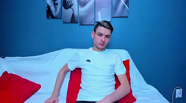 Snapshot of andboyfor6 chatting on 02.05.25 andboyfor6 online show from 02.05.25