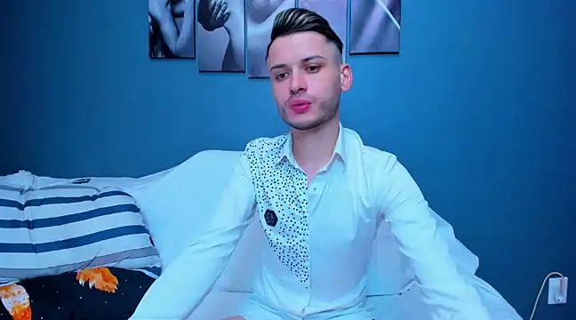 Snapshot of andboyfor6 chatting on 02.20.25 andboyfor6 online show from 02.20.25