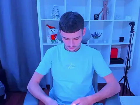 Snapshot of andboyfor6 chatting on 12.15.25 andboyfor6 online show from 12.15.25