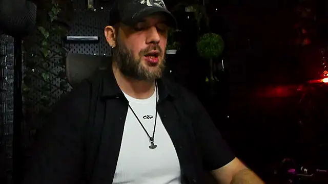 Snapshot of LexXHardy chatting on 04.15.26 LexXHardy online show from 04.15.26