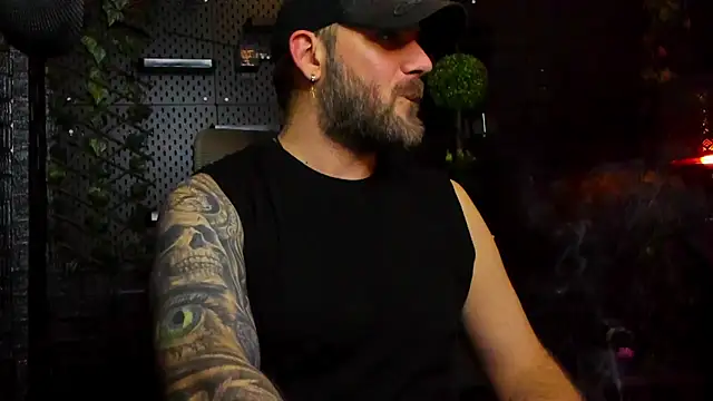 Snapshot of LexXHardy chatting on 04.16.26 LexXHardy online show from 04.16.26