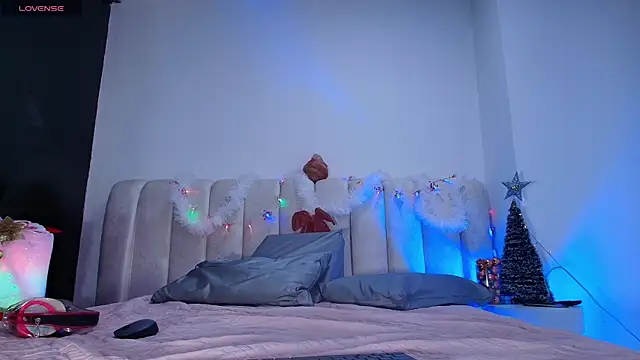 Snapshot of _sex_mia chatting on 12.17.25 sex mia online show from 12.17.25