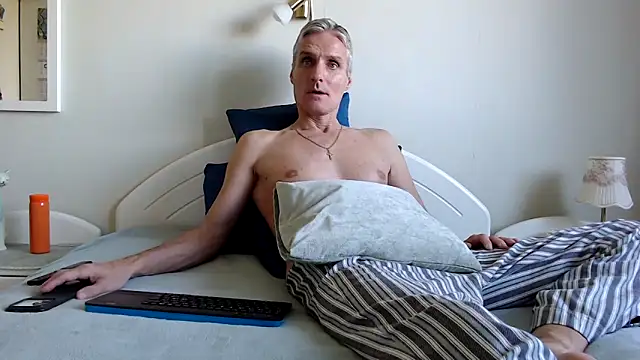 StrongBill online show from 10.11.25