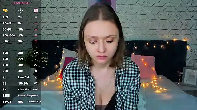 Snapshot of Linda_Bryant chatting on 02.07.25 Linda Bryant online show from 02.07.25