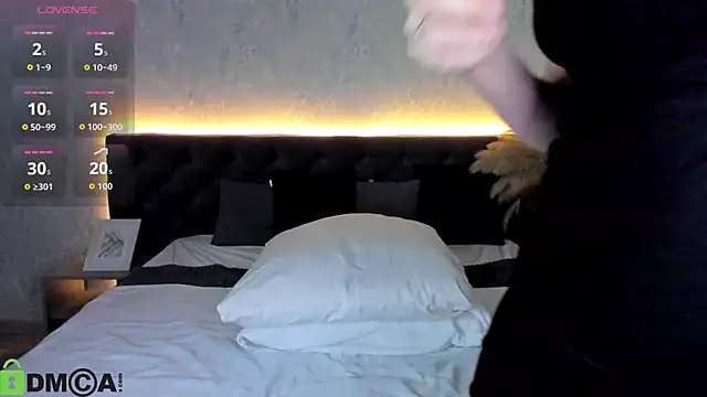 Linda Bryant online show from 01.08.26