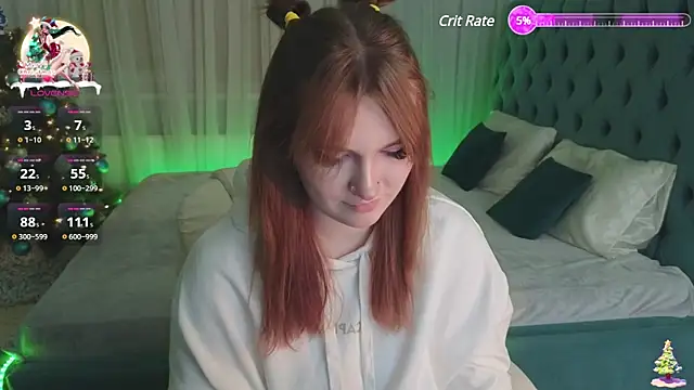 Snapshot of _Chlo__e chatting on 01.05.25 Chlo e online show from 01.05.25