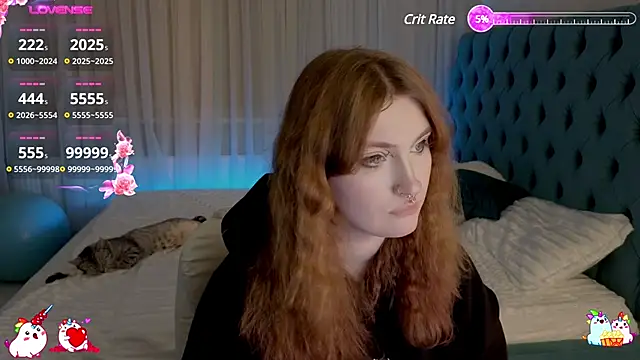 Snapshot of _Chlo__e chatting on 02.07.25 Chlo e online show from 02.07.25