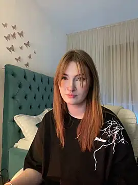 Snapshot of _Chlo__e chatting on 02.16.25 Chlo e online show from 02.16.25