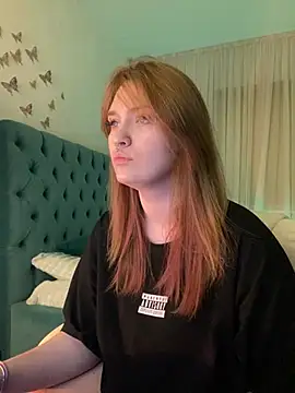 Snapshot of _Chlo__e chatting on 02.28.25 Chlo e online show from 02.28.25