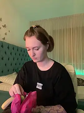 Snapshot of _Chlo__e chatting on 03.01.25 Chlo e online show from 03.01.25