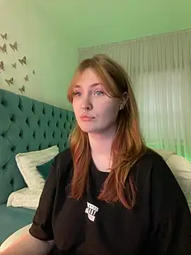 Snapshot of _Chlo__e chatting on 03.06.25 Chlo e online show from 03.06.25