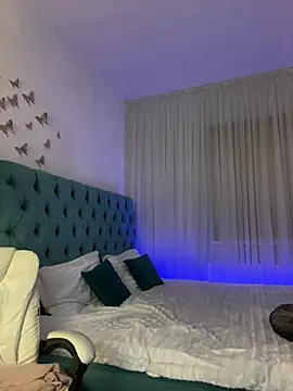 Snapshot of _Chlo__e chatting on 03.12.25 Chlo e online show from 03.12.25