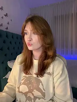 Snapshot of _Chlo__e chatting on 03.20.25 Chlo e online show from 03.20.25