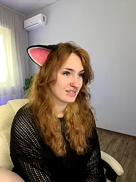 Snapshot of _Chlo__e chatting on 09.21.25 Chlo e online show from 09.21.25