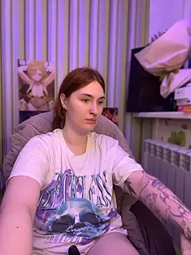 Snapshot of _Chlo__e chatting on 11.17.25 Chlo e online show from 11.17.25