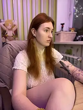 Snapshot of _Chlo__e chatting on 11.20.25 Chlo e online show from 11.20.25