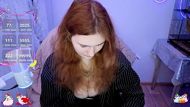 Snapshot of _Chlo__e chatting on 12.03.25 Chlo e online show from 12.03.25