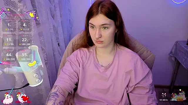 Snapshot of _Chlo__e chatting on 12.04.25 Chlo e online show from 12.04.25