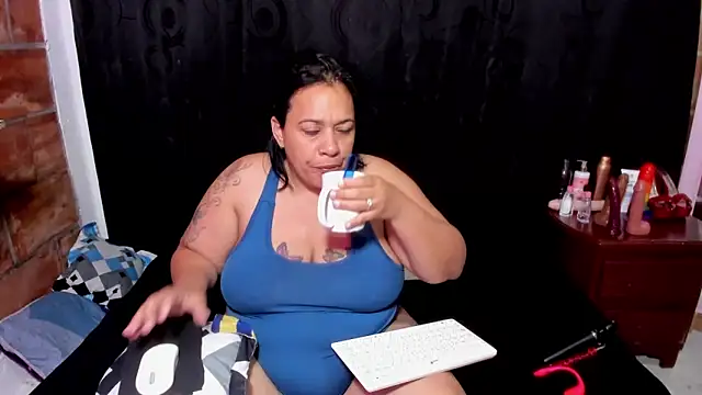 Snapshot of Sofie-Storm chatting on 04.02.26 Sofie-Storm online show from 04.02.26