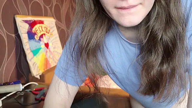 Snapshot of MiriamOr chatting on 11.08.25 MiriamOr online show from 11.08.25