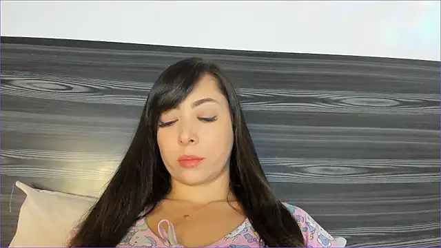 Snapshot of Mila__Paramo chatting on 01.14.26 Mila Paramo online show from 01.14.26