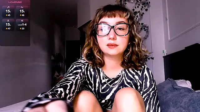 Snapshot of Cosmo_Riri chatting on 01.13.25 Cosmo Riri online show from 01.13.25