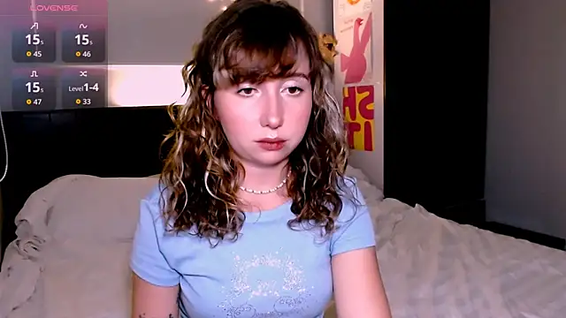 Snapshot of Cosmo_Riri chatting on 10.17.25 Cosmo Riri online show from 10.17.25