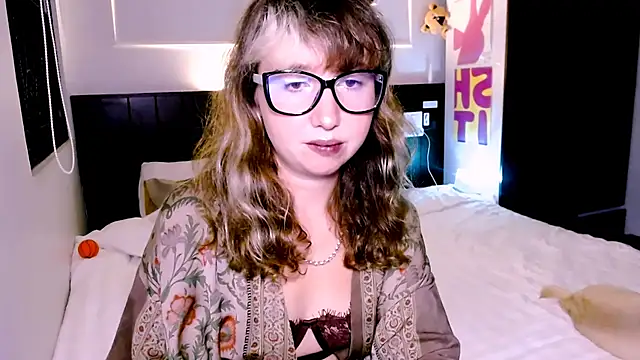 Snapshot of Cosmo_Riri chatting on 10.26.25 Cosmo Riri online show from 10.26.25