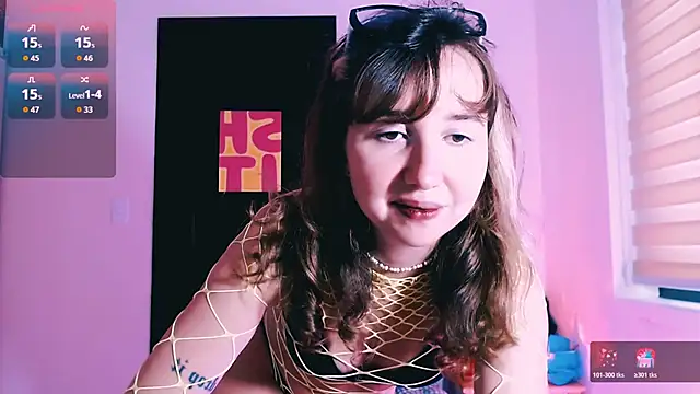 Snapshot of Cosmo_Riri chatting on 11.23.25 Cosmo Riri online show from 11.23.25