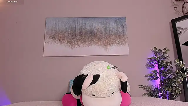 Briana Wells  online show from 10.23.25