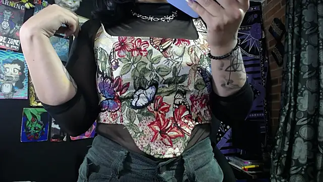 Yourmadame P online show from 04.24.26