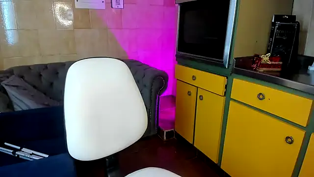 Leticia goddes online show from 12.13.24