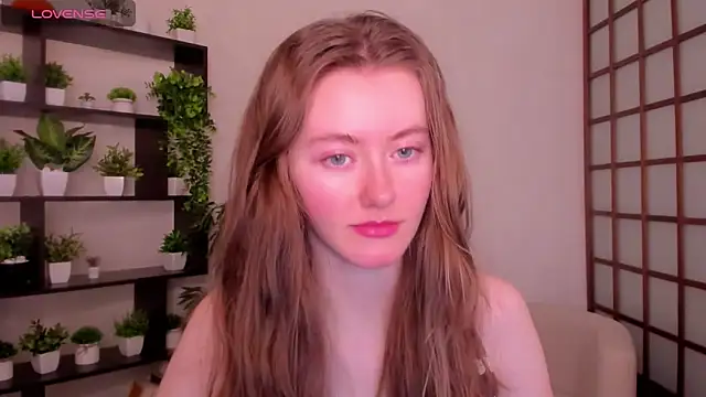 Snapshot of KateCuddle chatting on 10.23.25 KateCuddle online show from 10.23.25