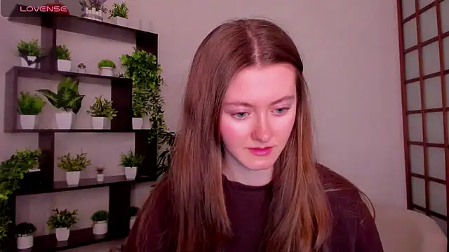 Snapshot of KateCuddle chatting on 12.01.25 KateCuddle online show from 12.01.25