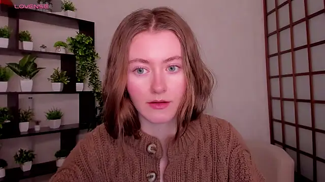 Snapshot of KateCuddle chatting on 12.17.25 KateCuddle online show from 12.17.25