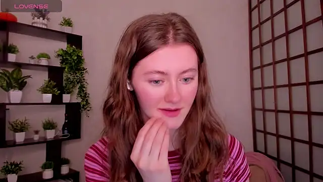 KateCuddle online show from 02.17.26