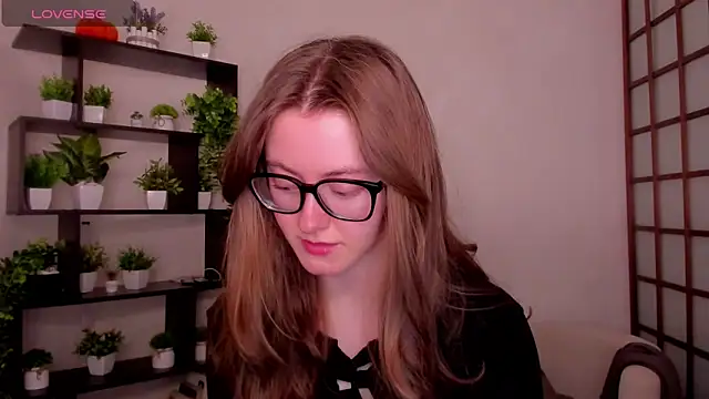 KateCuddle online show from 03.24.26