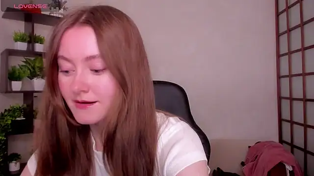 KateCuddle online show from 04.10.26