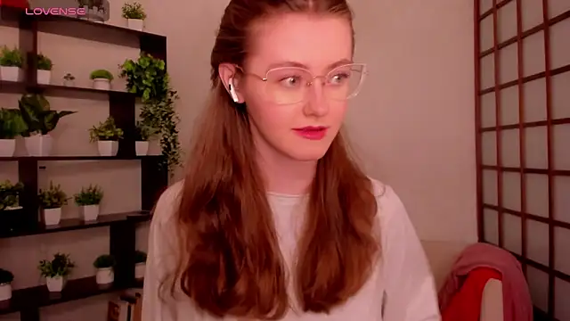 KateCuddle online show from 05.18.26