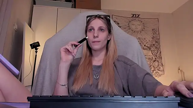 Snapshot of Anna_Fink chatting on 03.26.26 Anna Fink online show from 03.26.26