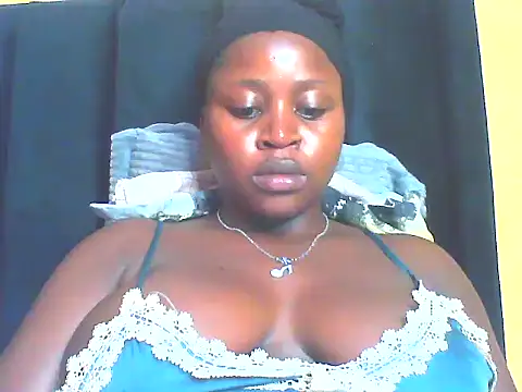 Snapshot of EboniesBelle chatting on 05.07.26 EboniesBelle online show from 05.07.26