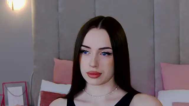 Betty Bridge online show from 03.10.25